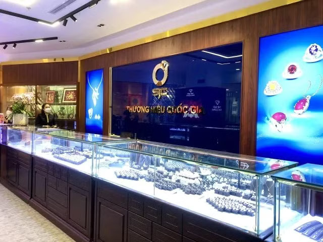 Công ty SJC từ chối thu mua kim cương viên nếu khách hàng làm mất hóa đơn bán hàng. Buôn lậu kim cương: Công ty SJC đang làm ăn ra sao? - Ảnh 1.