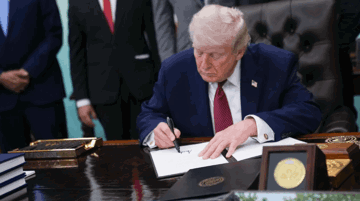 Ông Trump tung đòn thuế mới