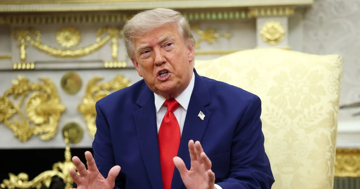 Tổng thống Trump tuyên bố Mỹ sẽ sớm tấn công 'pháo đài ngầm' Pickaxe của Iran