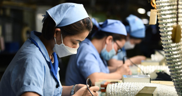 Bộ Nội vụ nêu lý do cần tăng lương tối thiểu từ đầu năm 2027