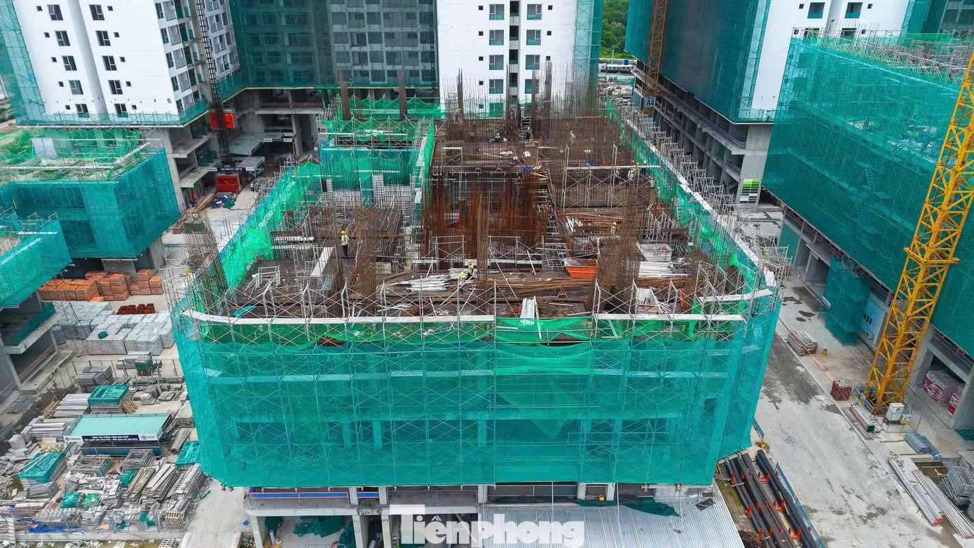 Nhiều chuyên gia cho rằng, đề xuất cho phép chủ đầu tư được nhận khoản đặt cọc không quá 5% giá bán cần được xem xét thận trọng. BĐS nhận tiền cọc trước khi đủ pháp lý: Có đáng ngại? - Ảnh 2.