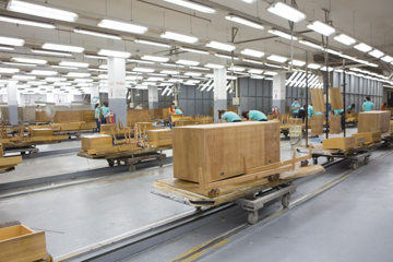 Nghịch lý ngành gỗ: Cùng 3 tấn gỗ keo, bán dăm chỉ thu khoảng 3 triệu đồng, chế biến sâu có thể tạo giá trị vượt 20 triệu đồng