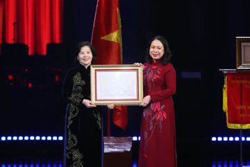 Nữ doanh nhân U80 vừa được trao tặng Huân chương Độc lập hạng Ba: Khởi xướng cuộc ‘cách mạng trắng’, là người Việt duy nhất trong lĩnh vực F&B và FMCG đạt thành tích này