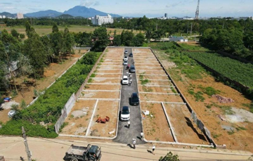 Từ giờ, có được tách thửa với đất đang tranh chấp hay không?