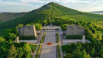 Huy động hàng nghìn người xẻ núi, đào hầm suốt 23 năm xây lăng mộ an táng 2 hoàng đế, hơn 1.300 năm chưa từng được khai quật