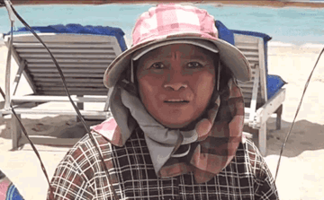 Thu giữ quang gánh của người bán hàng rong từng gây 'sốt' toàn cầu, yêu cầu không bán hàng tại khu vực có biển cấm