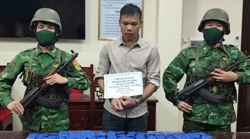 Bắt quả tang Hứa Văn Xương, thu giữ 30.000 viên nén