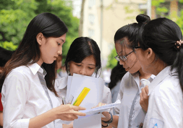 Điểm chuẩn đại học năm 2026 được dự báo giảm, Đại học Kinh tế Quốc dân lấy từ 23 điểm