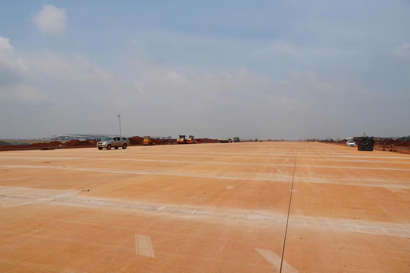 Đường băng số 2 sân bay Long Thành đang tăng tốc về đích - Ảnh 4.