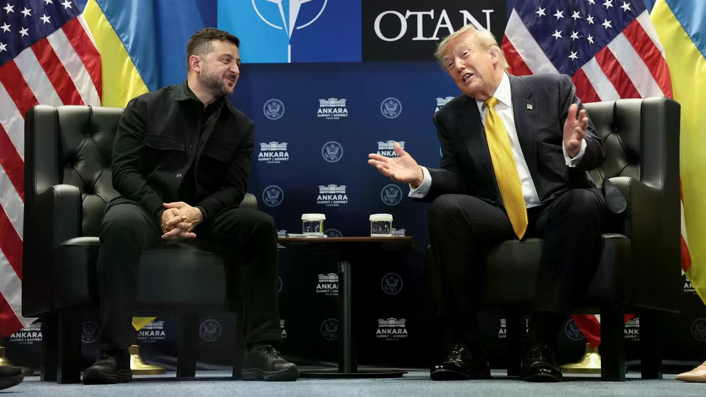 Tổng thống Ukraine Volodymyr Zelensky và Tổng thống Mỹ Donald Trump. Tổng thống Mỹ Trump sắp gặp Tổng thống Ukraine Zelensky tại Nhà Trắng - Ảnh 1.
