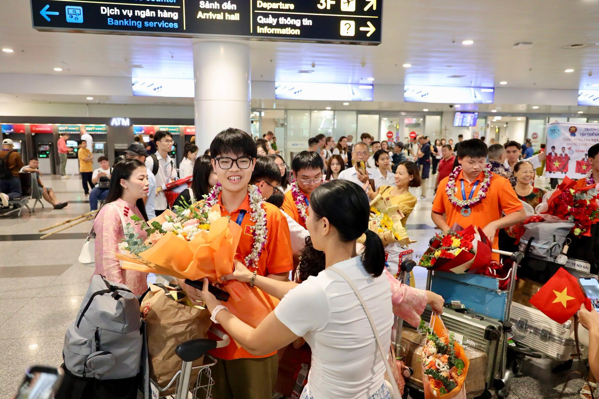 hoc-sinh-viet-nam_1785140027.jpg