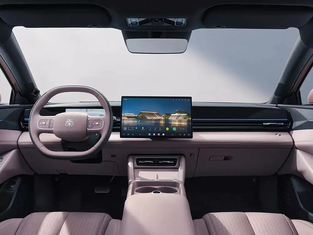 Mẫu sedan cỡ D có kích thước ngang Toyota Camry, giá chỉ từ 402 triệu đồng - Ảnh 4.
