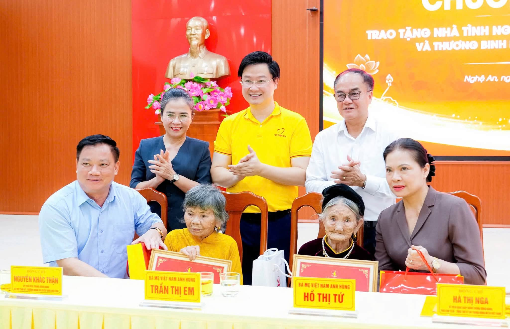 Hưởng ứng lời kêu gọi của Thủ tướng, Vingroup chính thức triển khai gói 11.000 tỷ tri ân người có công với cách mạng - Ảnh 2.