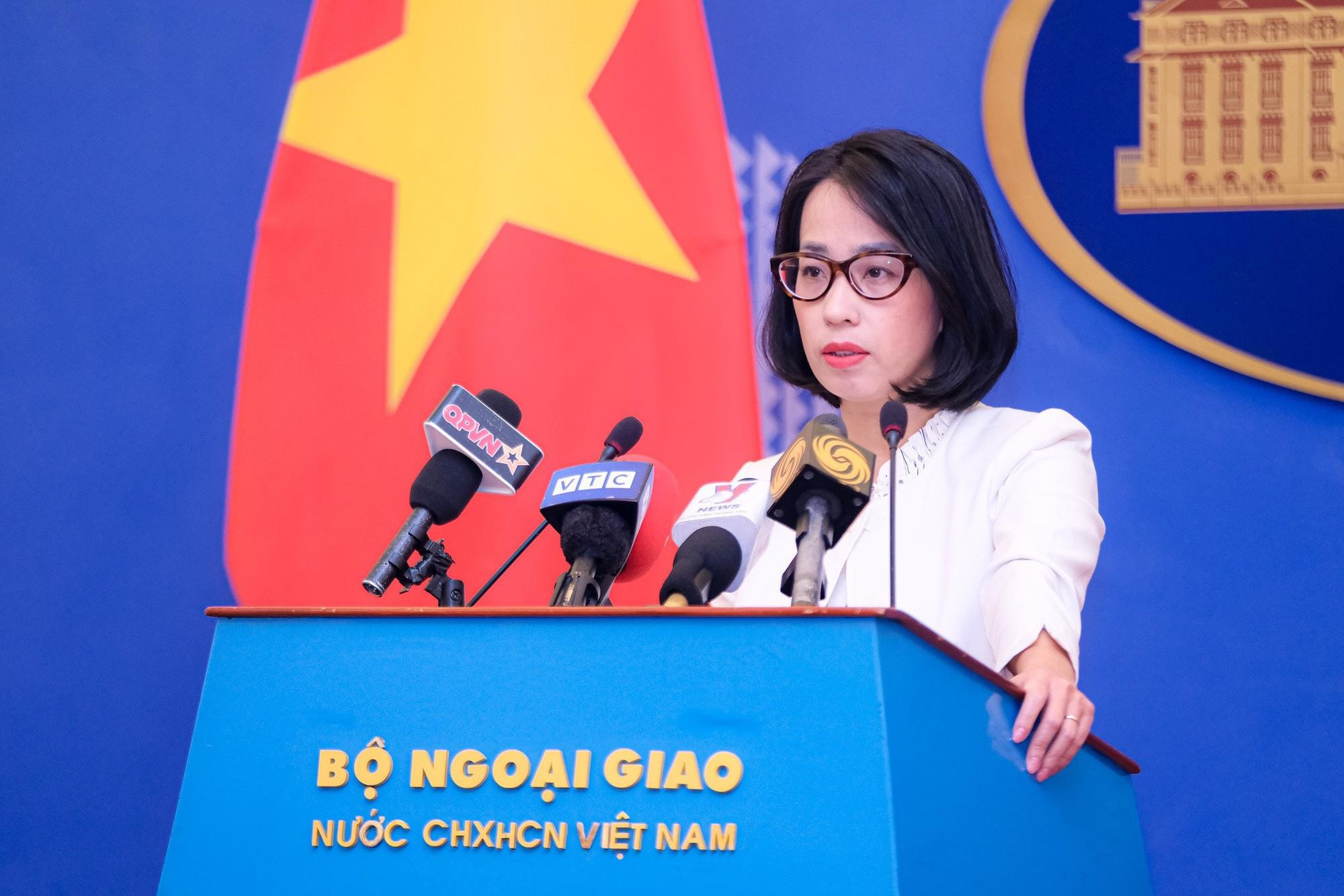 Mỹ áp thuế cao nhất với hàng hóa Việt Nam, Bộ Ngoại giao lập tức đưa ra thông điệp mới - Ảnh 1.