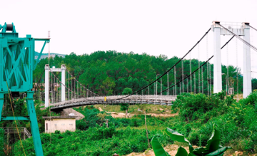 Cây cầu gần trăm tỷ sẽ hoàn thiện trước kế hoạch 2 năm, thay thế cho cầu treo 25 năm tuổi đã xuống cấp nghiêm trọng