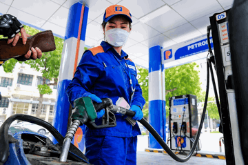 Đầu mối kinh doanh xăng dầu phải có kho 15.000 m3 và 10 cửa hàng bán lẻ thay vì đi thuê?