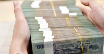 Vì sao người dân 'đổ tiền' vào ngân hàng?
