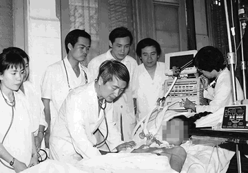 'Cha đẻ' của ngành hồi sức cấp cứu Việt Nam qua đời: 'Nuôi rắn cứu người', 2 lần được phong tặng Anh hùng Lao động