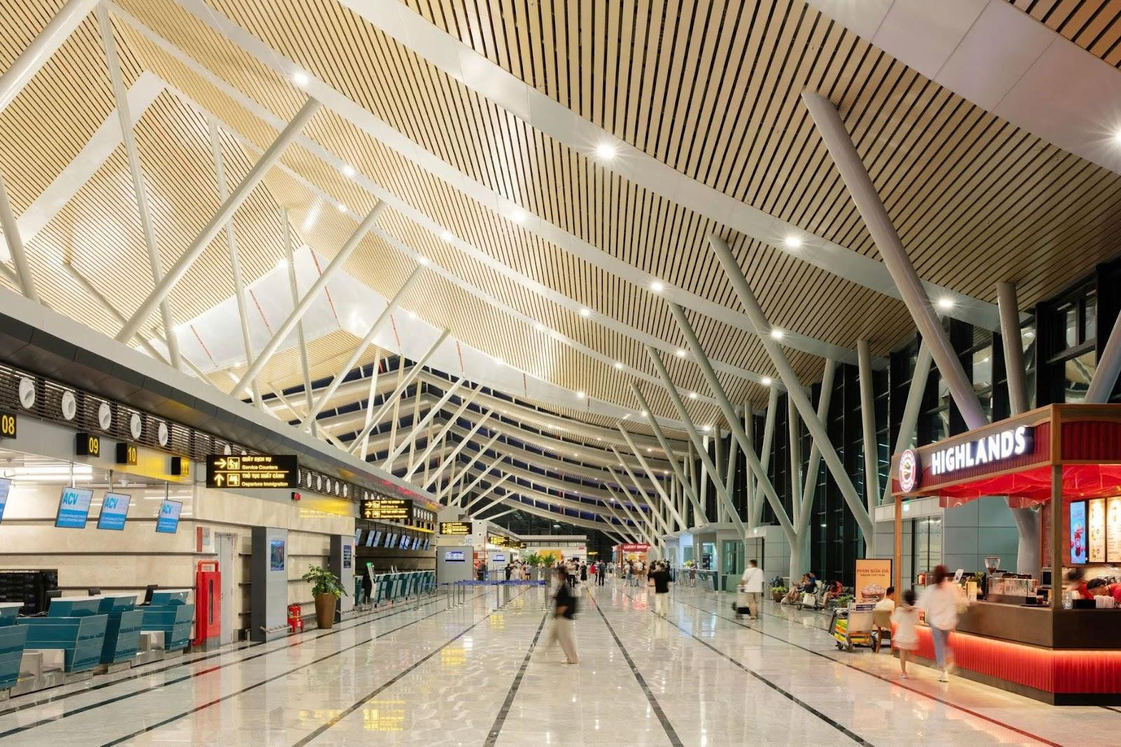 nha-ga-hanh-khach-t2-phu-bai-ben-trong_1785299923.jpg