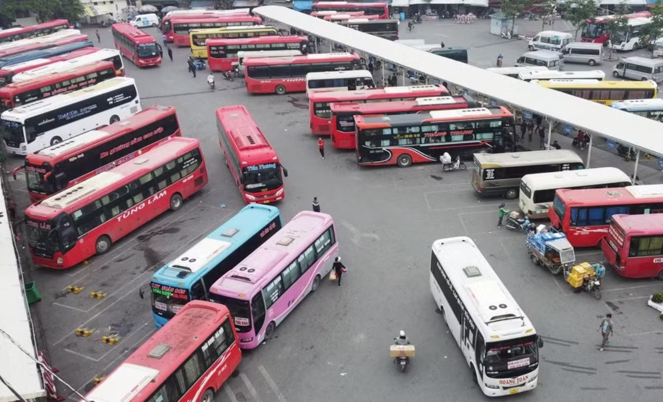 Giảm giá cước vận tải khi giá xăng giảm. Chính phủ yêu cầu giảm giá cước vận tải khi giá xăng dầu giảm - Ảnh 1.