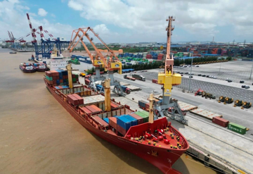 Nhập siêu 16,65 tỷ USD trong 6 tháng: Việt Nam đang nhập những gì, mua nhiều nhất từ quốc gia nào?