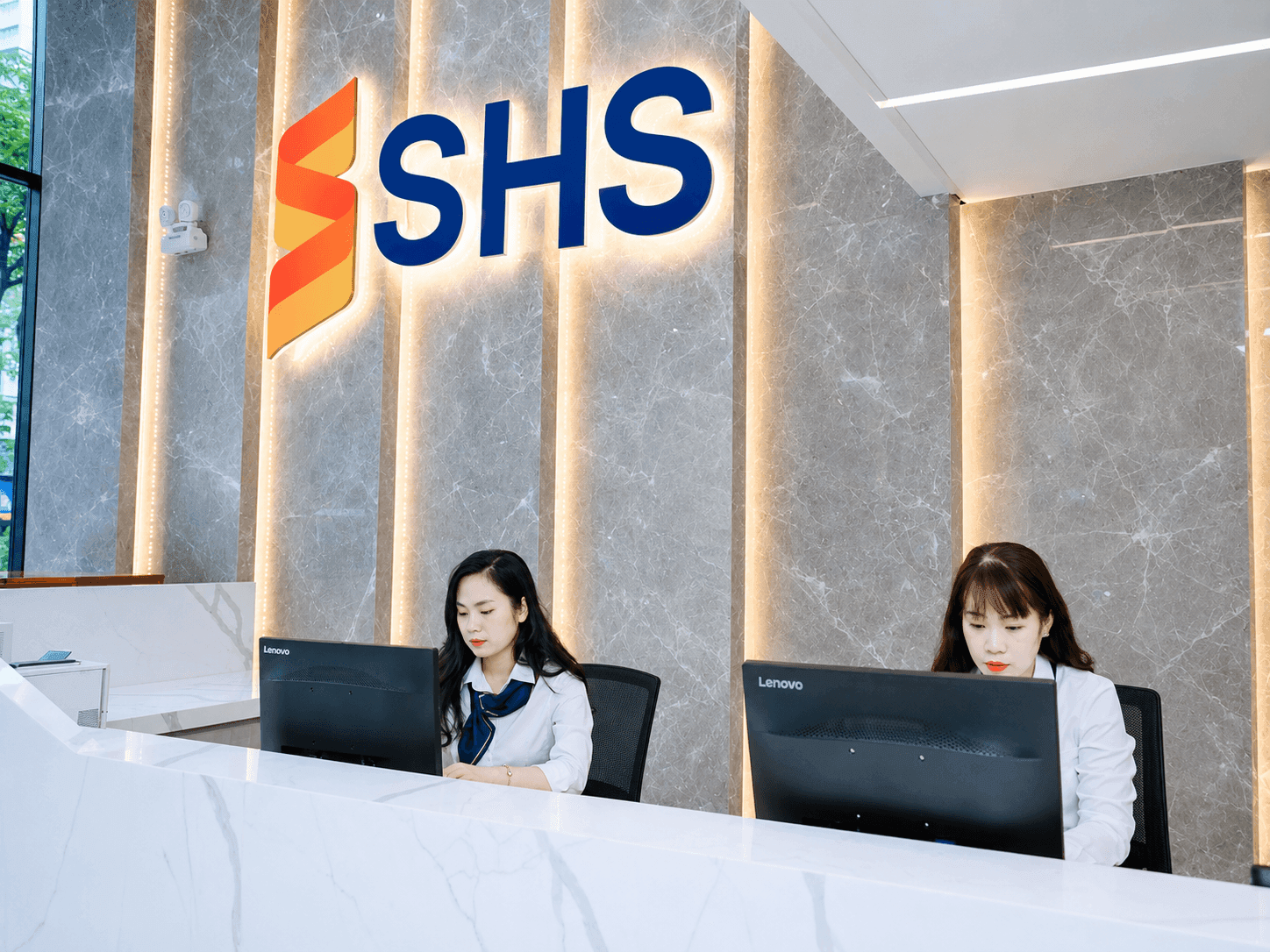 <a style='text-decoration: none;' href='/SHS'>SHS</a> phát hành trái phiếu lãi suất tới 12%: Thời kỳ ‘vốn rẻ’ của các CTCK đã qua? - Ảnh 1.