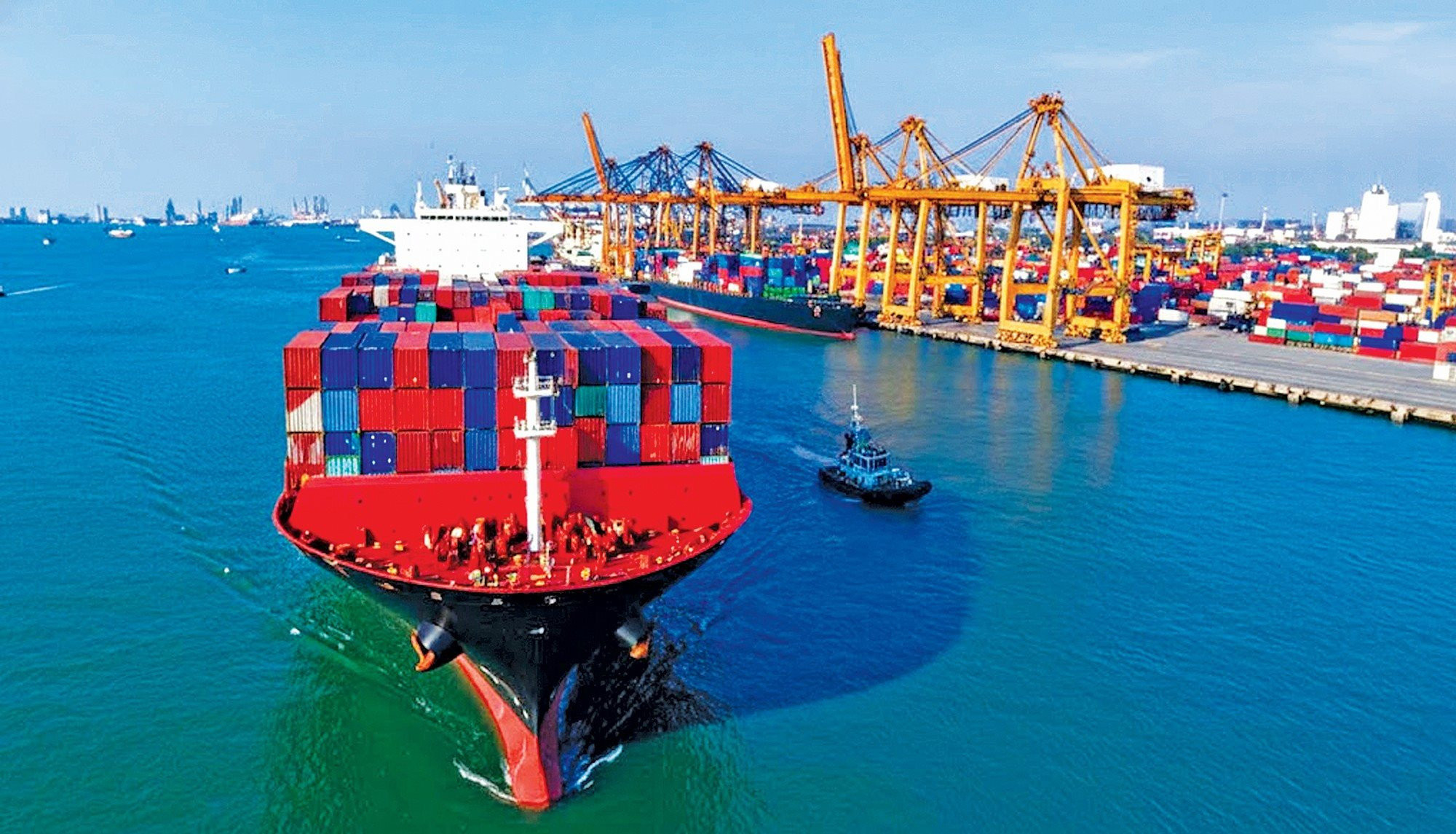 GDP Việt Nam 6 tháng đầu năm tăng hơn 8%, nhập siêu 16,65 tỷ USD - Ảnh 1.