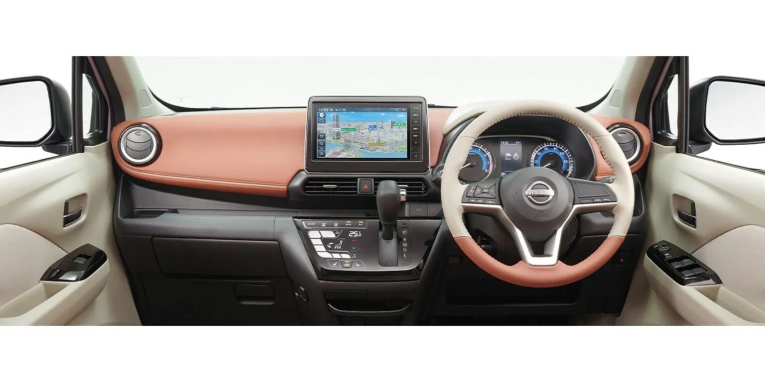Bên trong khoang lái Nissan Dayz