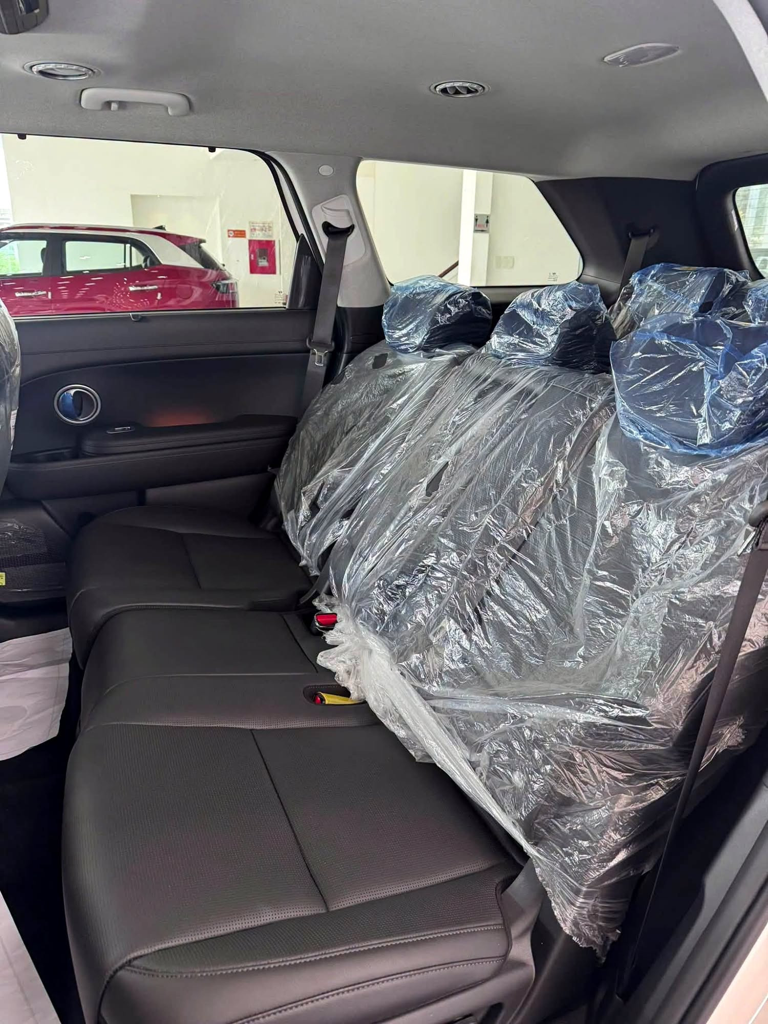 Hàng ghế thứ hai với 3 chỗ ngồi của Hyundai Palisade bản tiêu chuẩn