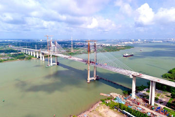 Chỉ hơn 1 tháng nữa, cây cầu dây văng có tĩnh không cao nhất Việt Nam chính thức thông xe