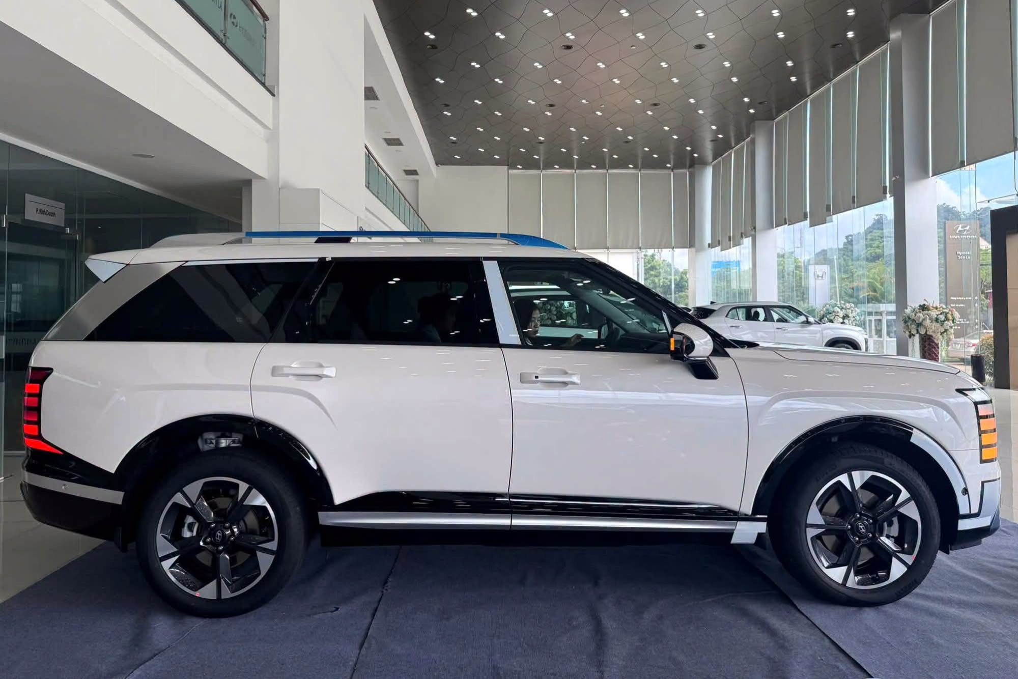 Hyundai Palisade bản tiêu chuẩn dùng bộ mâm 20 inch