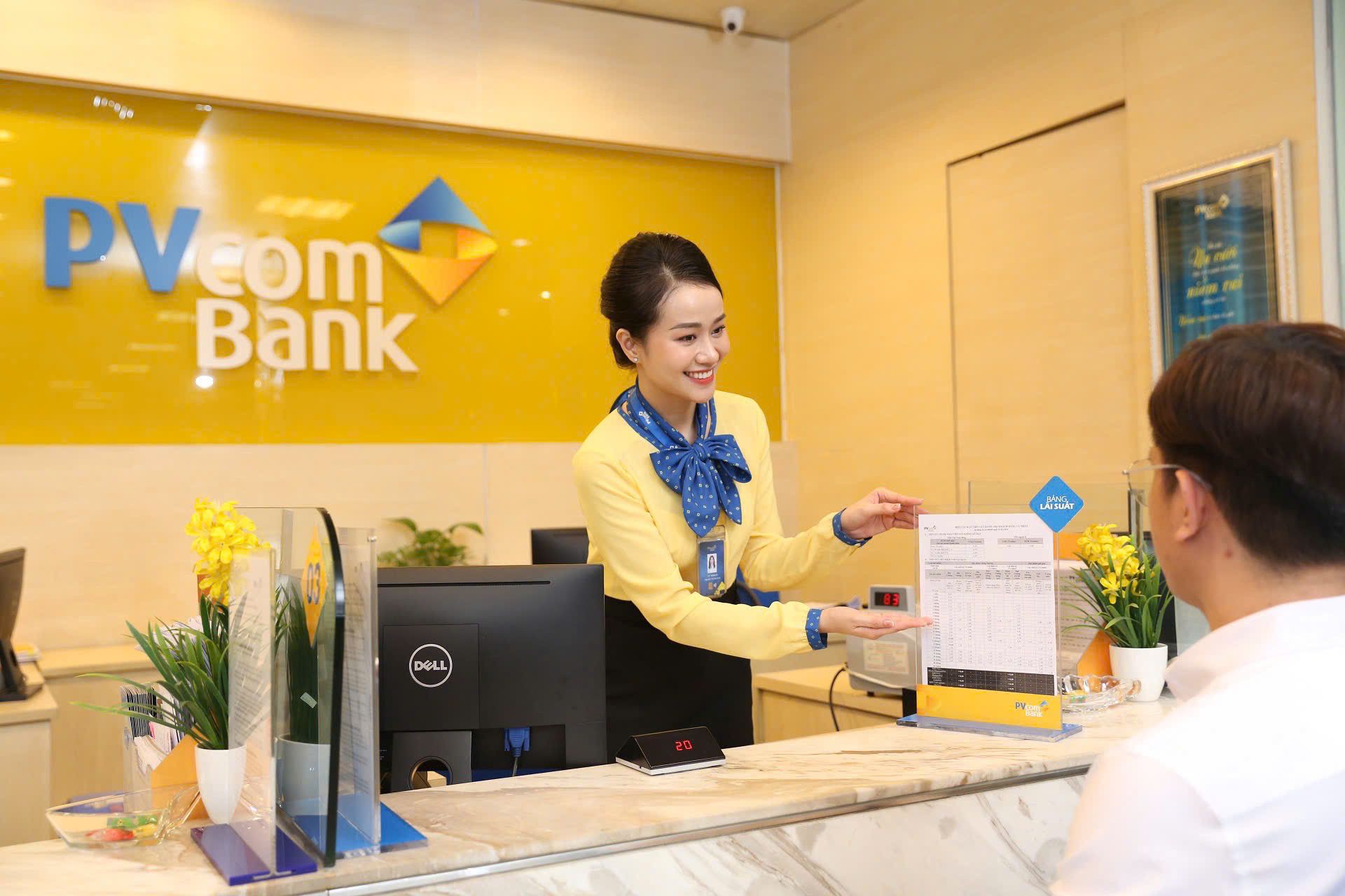 NHNN, HNX và Petrovietnam cùng phát tín hiệu quan trọng, điều gì đang chờ PVcomBank? - Ảnh 1.