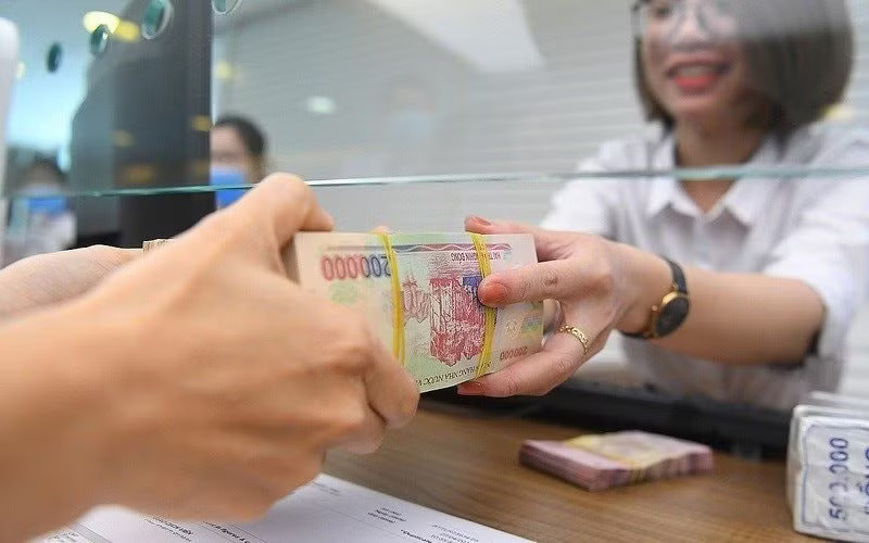 Từ ngày mai ngân hàng có thêm dư địa cho vay từ nguồn tiền gửi Kho bạc Nhà nước. Ngân hàng Nhà nước nới tỷ lệ cho vay, huy động từ ngày 1/8 - Ảnh 1.