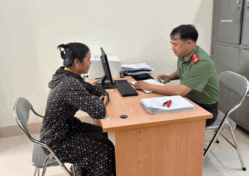 Nhận cuộc gọi khẩn từ ‘cán bộ Khoa Cấp cứu’, chị Hà Thị Vườn SN 1982 vội trình báo công an xã