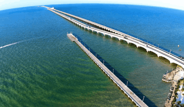 Sử dụng 146 vòm bê tông xây công trình dài hơn 8km vươn ra biển, lập kỷ lục Guinness, tạo nên 'kỳ tích kỹ thuật' tồn tại suốt 100 năm