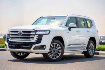 Toyota Land Cruiser Hybrid rục rịch về Việt Nam: Dùng chung động cơ Lexus LX 700h, giá dự kiến 4,6 tỷ