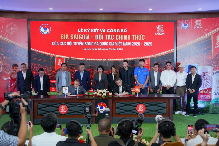 thoa-thuan-moi-danh-dau-buoc-phat-trien-tiep-theo-trong-moi-quan-he-hop-tac-giua-sabeco-va-vff20260729114248.jpg