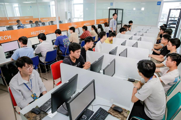 Ngành học đặc biệt 'khát' nhân lực ở cả Việt Nam và thế giới: Phải đạt trên 9,5 điểm/môn mới đỗ, thu nhập lên tới 100 triệu đồng/tháng