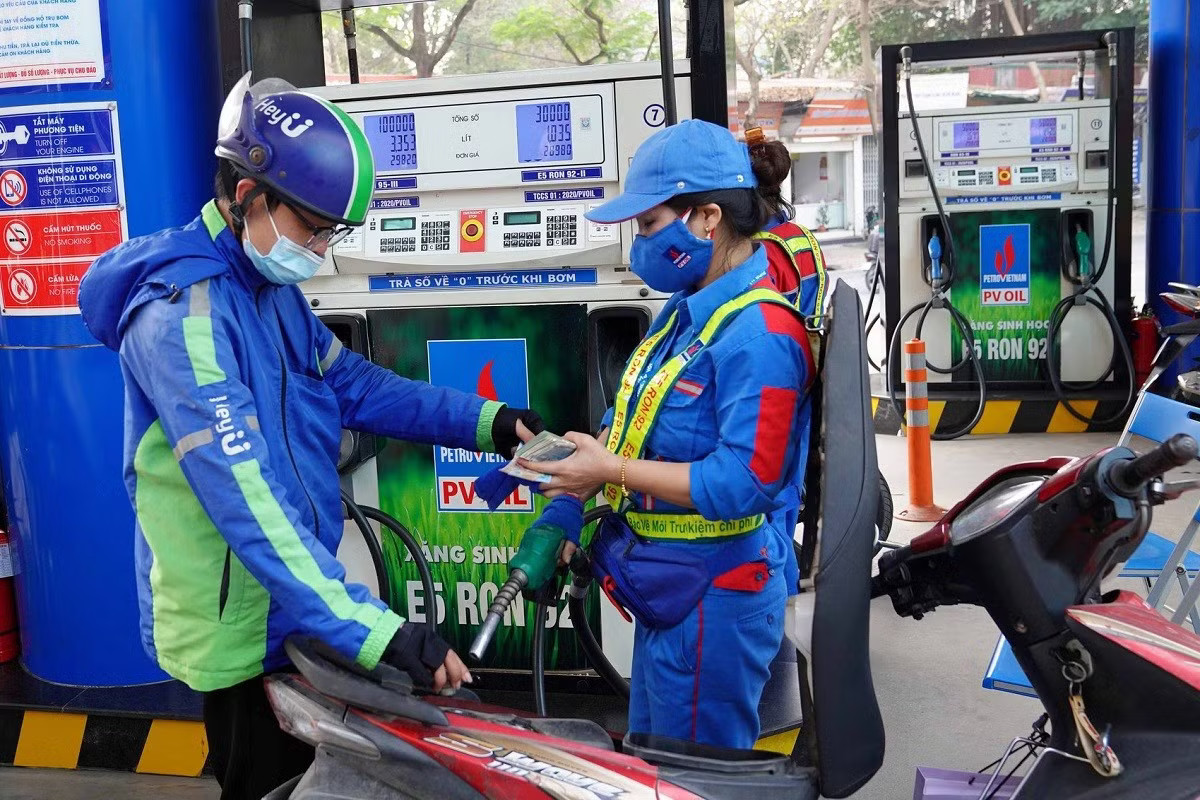 Gần 1.600 cây xăng bán E5, hơn 70% ethanol cho E10 phải nhập khẩu - Ảnh 2.