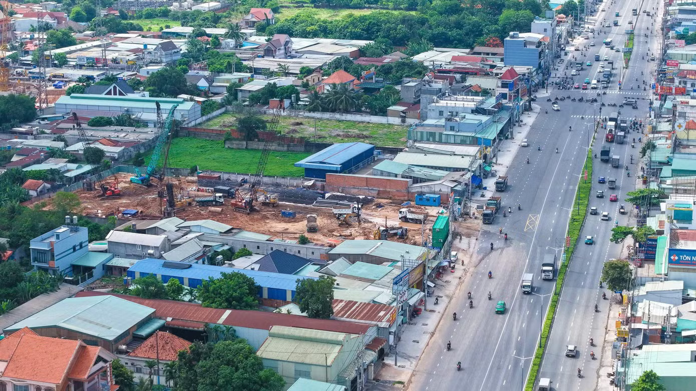 Quyết định bảng giá đất mới ở TPHCM có hiệu lực thi hành từ ngày 1/7. Hệ số điều chỉnh giá đất mới tại TPHCM tăng tối đa 1,7 lần - Ảnh 1.