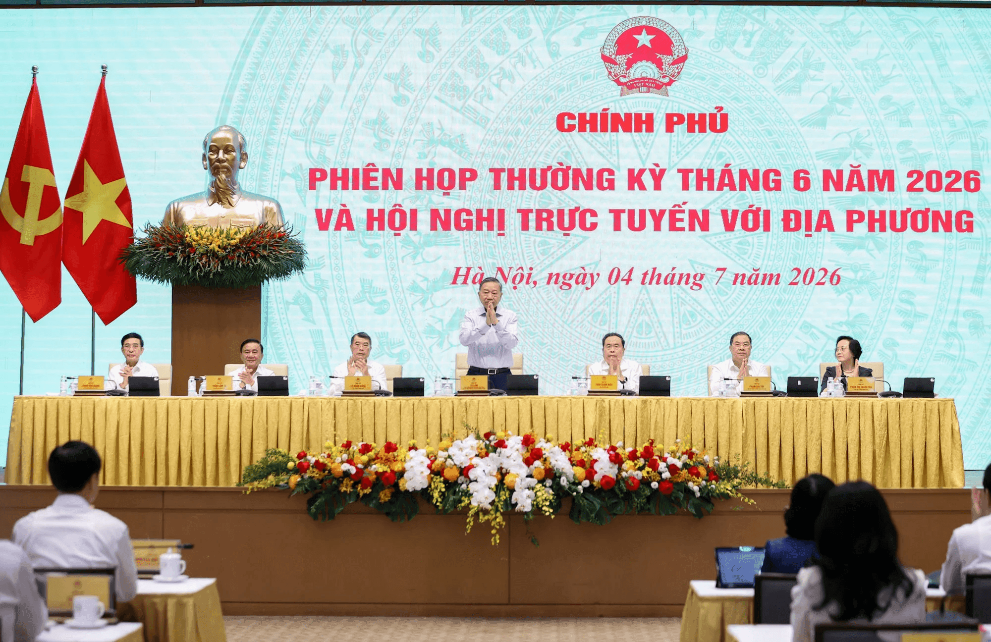 họp báo chính phủ