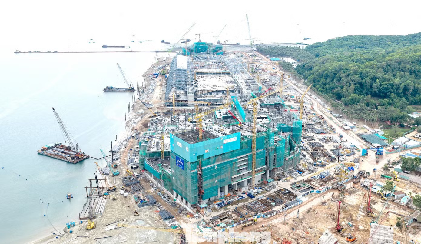 Công trình nghìn tỷ 'chờ' vật liệu: Bài 4- Loạt công trình APEC tại Phú Quốc vượt khó - Ảnh 6.