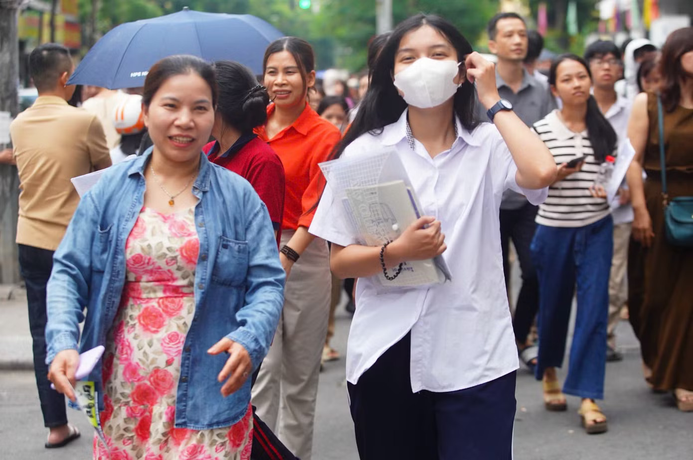 Thí sinh dự thi tốt nghiệp năm nay Điểm Toán trường chuyên Tuyên Quang cao bất thường: Chất lượng giáo dục không thể tăng sau một năm - Ảnh 3.