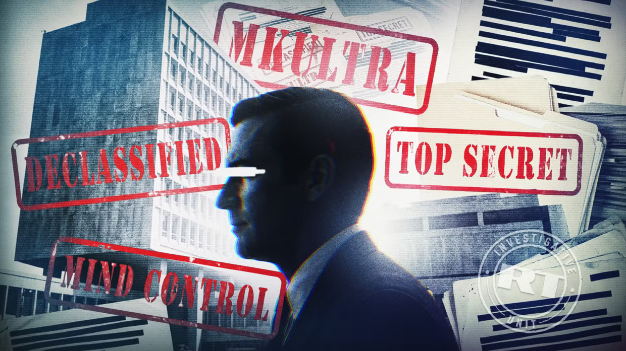 MKULTRA là dự án nghiên cứu tối mật và bất hợp pháp về kiểm soát tâm trí do CIA thực hiện giai đoạn 1950-1973. Mục đích của dự án là phát triển các loại thuốc, hóa chất và phương pháp như thôi miên, sốc điện để thao túng trạng thái tinh thần và ép cung các điệp viên hoặc kẻ thù. Minh họa: RT. Bí mật kinh hoàng của CIA có nguy cơ bị phơi bày sau hơn 70 năm - Ảnh 1.