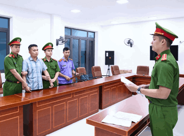 Giữ khẩn cấp một giáo viên SN 1998 của Trường THPT Chuyên Tuyên Quang