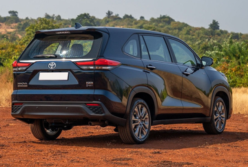 Sau khi đổ xăng, chủ xe Toyota Innova đã lăn bánh 12.000km bị lỗi động cơ, vạch rõ cách ứng xử của hãng về bảo hành