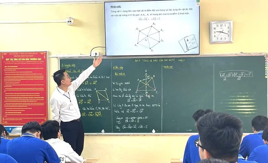 Giáo viên SN 1998 vừa bị tạm giữ khẩn cấp ở Tuyên Quang: Từng là <a style='text-decoration: none;' href='/HSG'>HSG</a> quốc gia, tốt nghiệp loại giỏi, giành được nhiều bằng khen, giải thưởng - Ảnh 3.