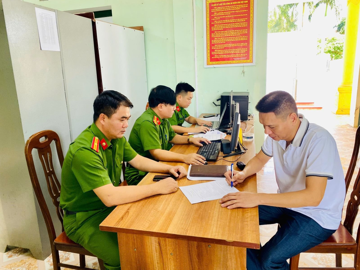 Tài khoản Techcombank xuất hiện giao dịch 70 triệu đồng, công an lập tức mời người đàn ông SN 1999