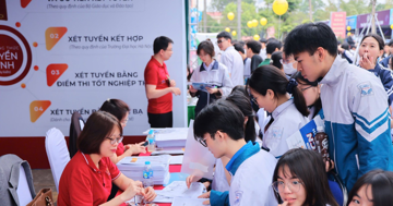 Công bố 'điểm sàn' nhóm ngành đặc thù sức khỏe, sư phạm, pháp luật
