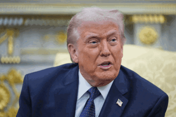 Ông Trump yêu cầu cắt đứt mọi giao thương với Tây Ban Nha